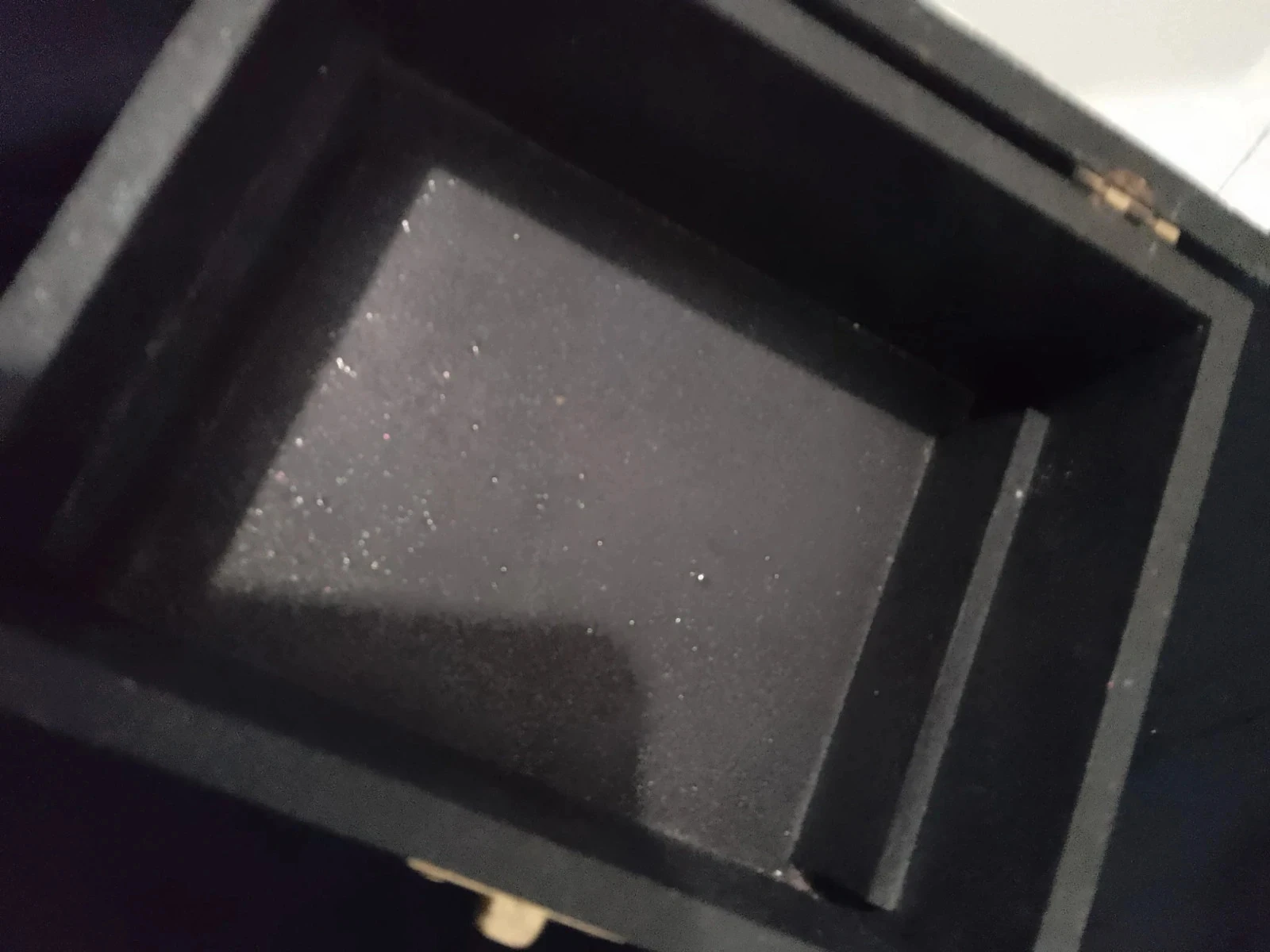 Wooden jewelry box with mirror – photo 3